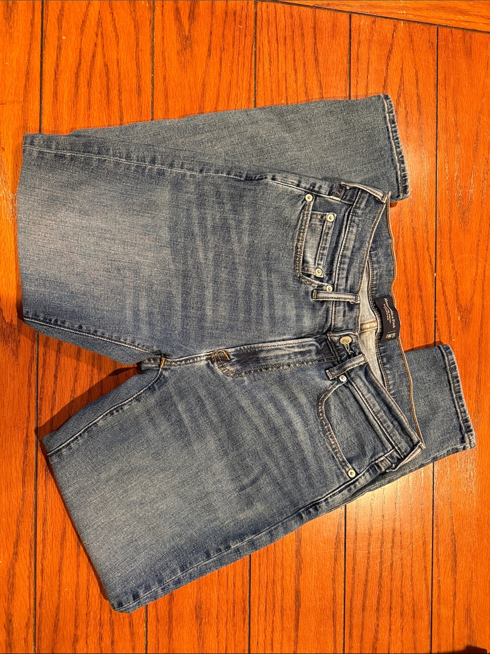 Abercrombie & Fitch Slim Men’s Jeans — Medium Blue Wash